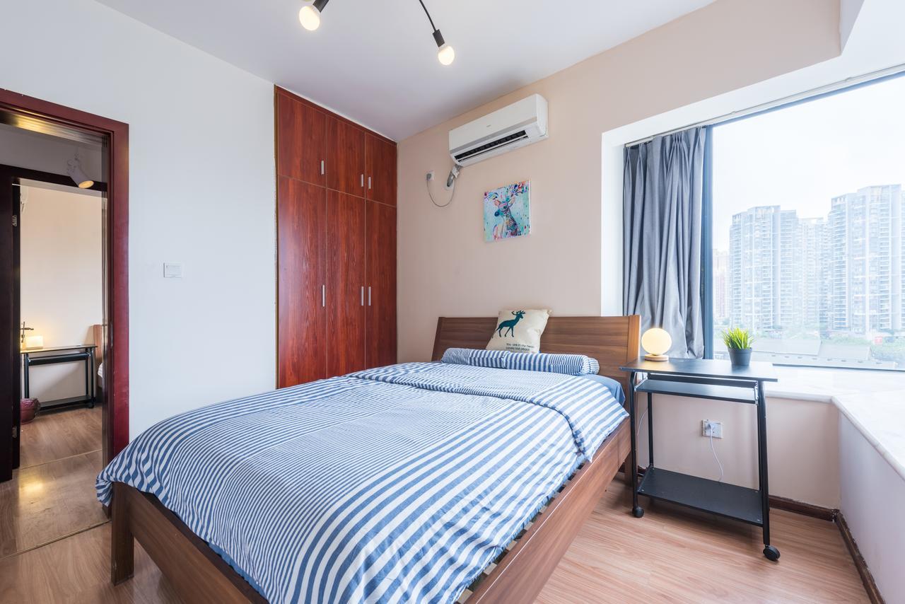 Pandahouse Aparthotel Чънду Екстериор снимка