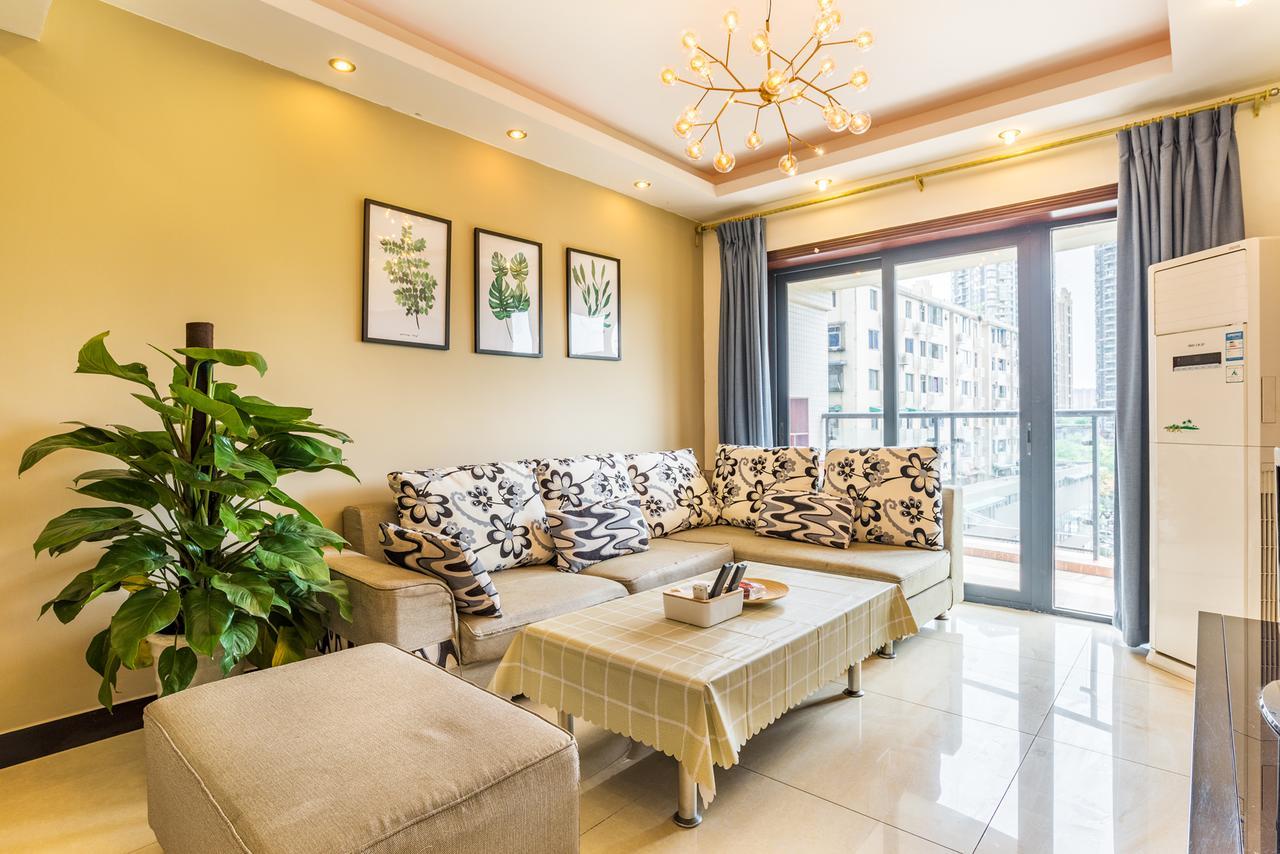 Pandahouse Aparthotel Чънду Екстериор снимка